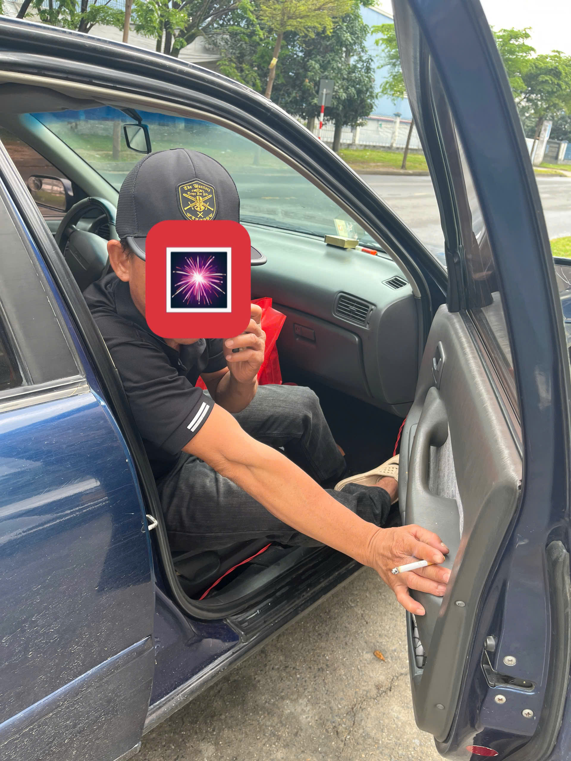 khách hàng mua pháo hoa z121